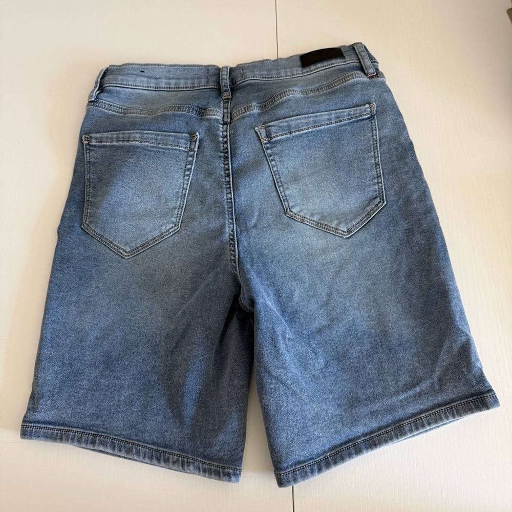 Nicole Miller Soho High Rise Denim Shorts - Picture 4 of 6